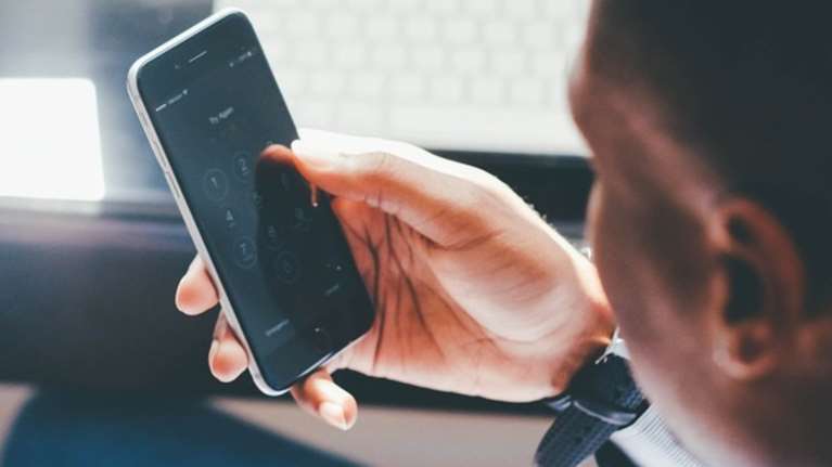 Απίστευτη απάτη στην Πιερία: Εκλεψαν 18.530 ευρώ με μήνυμα στο κινητό - Προσοχή σε sms και emails