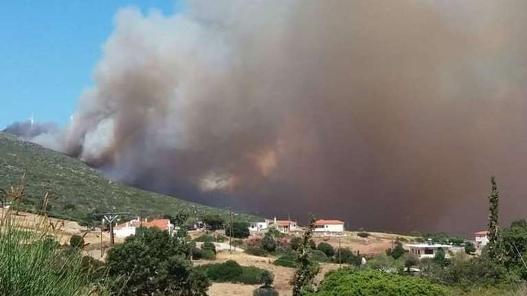 Φωτιά στη Νότια Εύβοια: Εκκενώνονται τα Μεσοχώρια - Το μήνυμα στο &quot;112&quot; [εικόνες και βίντεο]