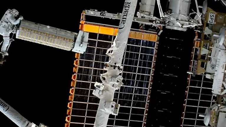 NASA: Μοναδικές εικόνες από τον διαστημικό περίπατο των αστροναυτών [Βίντεο]