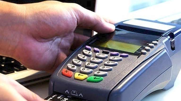 Φορολογικό &quot;θαύμα&quot;: Εκρηξη ηλεκτρονικών πληρωμών σε ταξί, εστίαση, τουρισμό μετά τη διασύνδεση POS - ταμειακών