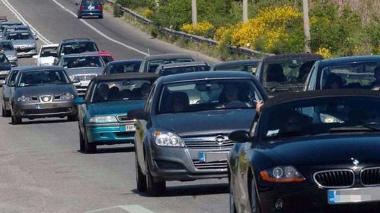 Τέλη Κυκλοφορίας: Πώς θα τα πληρώσετε και πώς θα καταθέσετε πινακίδες χωρίς να σηκωθείτε από τον καναπέ σας