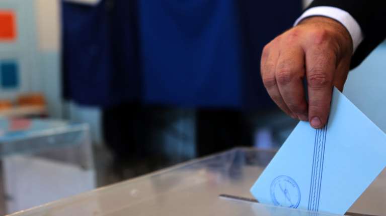 Δημοσκόπηση Opinion Poll: Ξεφεύγει πολύ η ΝΔ - Στο 23,3% η διαφορά με ΣΥΡΙΖΑ