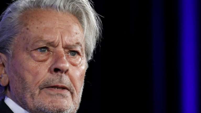 Πέθανε ο θρύλος του σινεμά Αλέν Ντελόν σε ηλικία 88 ετών