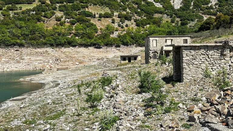 Καύσωνας ως 42 βαθμούς: Συνθήκες ακραίας ξηρασίας σε τέσσερις περιφέρειες [χάρτης]