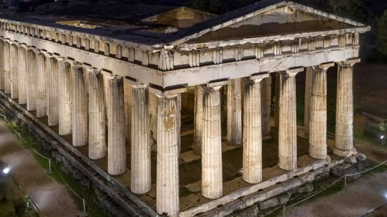 Εντυπωσιακό: Ο νέος φωτισμός στον ναό του Ηφαίστου και το μνημείο Φιλοπάππου [Εικόνες-Bίντεο]