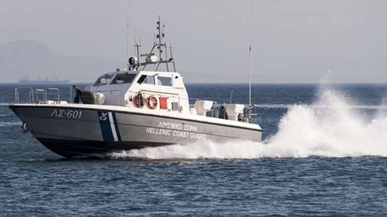 Συναγερμός στο Λιμενικό: Αγνοούνται δύο κολυμβητές στο Σούνιο