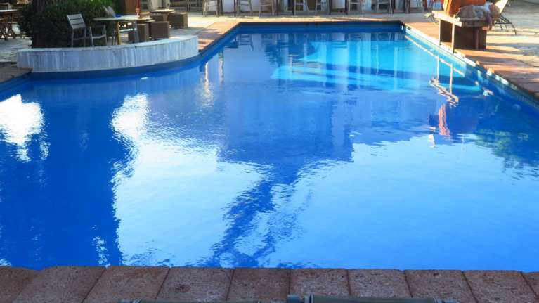 Τραγωδία στη Νάξο: Ανακοπή υπέστη η 36χρονη μητέρα που πνίγηκε σε πισίνα - Προσήχθη ο ιδιοκτήτης