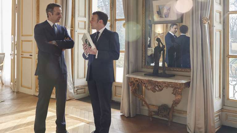 Κρίσιμο ραντεβού Μητσοτάκη με Μακρόν στην Κορσική – Ελλάδα και Γαλλία δίνουν τα χέρια για τα εξοπλιστικά