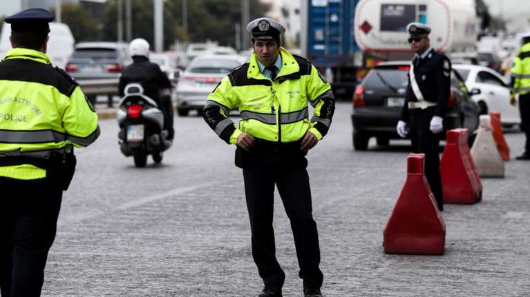 &quot;Φρένο&quot; στις μετακινήσεις από νομό σε νομό για τα Χριστούγεννα- Το απέκλεισε ο Πέτσας...