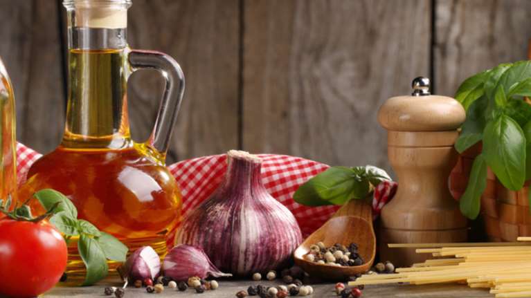 Η αντικαρκινική διατροφή που μπορεί να μας βοηθήσει να ζήσουμε περισσότερο - Τι έδειξε νέα έρευνα