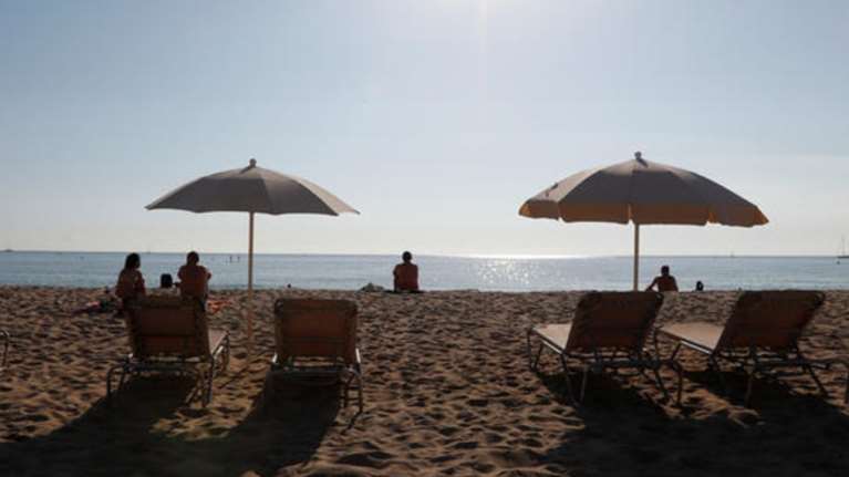 &quot;Berliner Zeitung&quot;: Ξαφνικά φαίνονται πιθανές οι διακοπές στην Ελλάδα και τη Μαγιόρκα