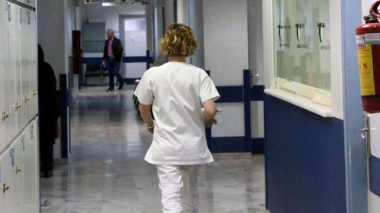 Η πρώτη απόλυση ανεμβολίαστης εργαζόμενης σε προνοιακή δομή - Τι λέει ο δικηγόρος της [βίντεο]