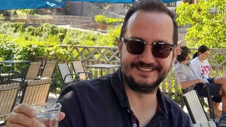 Υπόθεση Καλογήρου: &quot;Να δούμε από πού προήλθε το σπασμένο οστό στον λαιμό&quot; - Ερωτήματα και για τη στάση της σορού