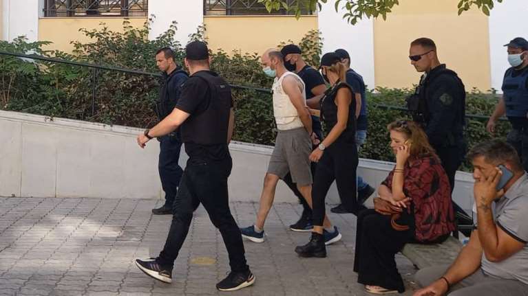 Βιασμός στα Πετράλωνα: Στον ανακριτή ο 35χρονος Βούλγαρος - Απολογείται για την κακοποίηση της 50χρονης καθαρίστριας [εικόνες]