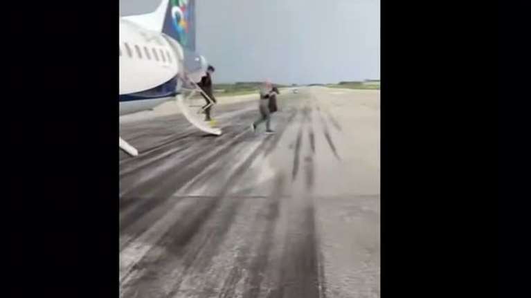 Μυτιλήνη: Ντοκουμέντο από τη στιγμή εκκένωσης του αεροσκάφους της Olympic Air [βίντεο]