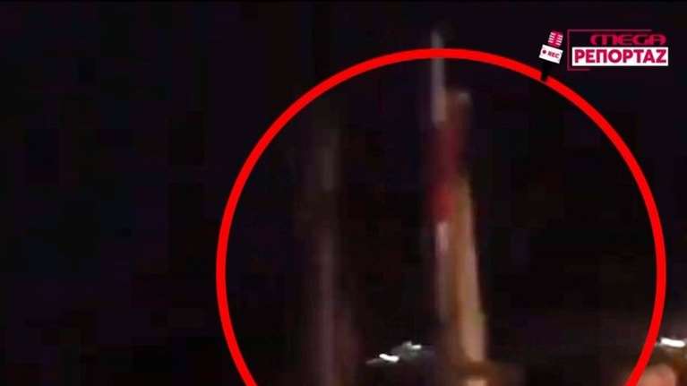 Στο ίδιο έργο θεατές: Τρένο στην Αλεξάνδρεια περνάει από φυλασσόμενη διάβαση με τις μπάρες ανεβασμένες [βίντεο]