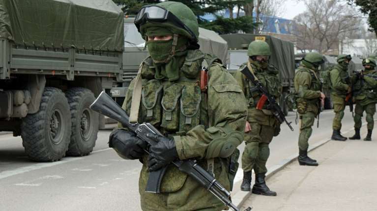 Τύμπανα πολέμου στην Ουκρανία: 150.000 πάνοπλοι Ρώσοι στρατιώτες παίρνουν θέση στα σύνορα