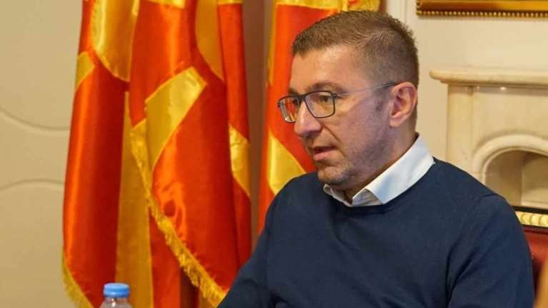 Επιμένει ο Μίτσκοσκι: &quot;Θα σεβαστώ τη Συμφωνία των Πρεσπών, όμως θα αποκαλώ τη χώρα μου Μακεδονία&quot;