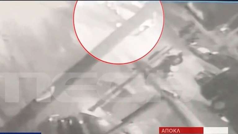 Θεσσαλονίκη: Βίντεο ντοκουμέντο - Η στιγμή που οδηγός παρασύρει τον τροχονόμο