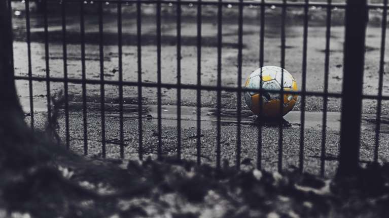 Σοκ και αποτροπιασμός: Καθηγητής στη Σάμο έστελνε χυδαία μηνύματα σε 13χρονους- &quot;Τρελαίνομαι για πόδια&quot;