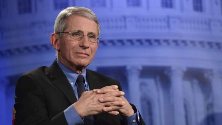 ΗΠΑ: Ο Φάουτσι ελπίζει ότι ο τέως πρόεδρος Τραμπ θα προτρέψει τους υποστηρικτές του να εμβολιαστούν