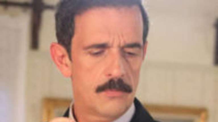 Ο Λεωνίδας Κακούρης &quot;σφυροκοπά&quot; τον Λιγνάδη: &quot;Ένα κτήνος που του άρεσε να σφίγγει στην αγκαλιά του νεαρά παιδιά&quot;