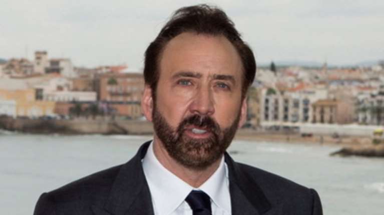 Πέμπτο... στεφάνι για τον Νίκολας Κέιτζ: Έκλεψε την παράσταση το μαύρο νυφικό- κιμονό της 26χρονης αγαπημένης του