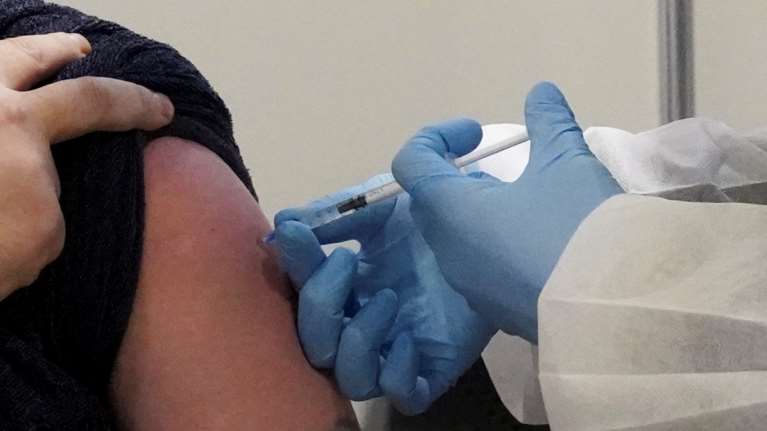 Κορονοϊός: Αντισώματα σε 1-3 μέρες μετά την τρίτη δόση του εμβολίου