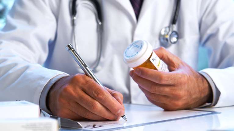 Θεσσαλονίκη: Παθολόγος συνταγογραφούσε ναρκωτικά χάπια έναντι αμοιβής