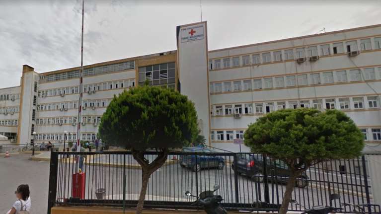 Εύβοια: Τραυματιοφορέας νόσησε 12 ημέρες μετά την πρώτη δόση του εμβολίου της Pfizer- &quot;Προσευχόμαστε στο Θεό&quot;