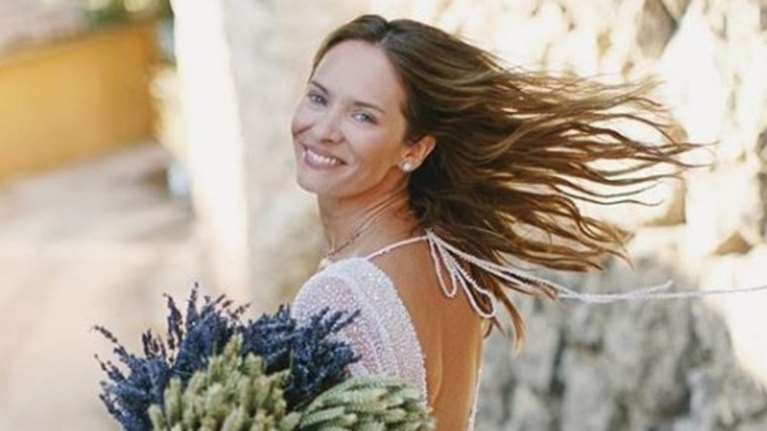 Ανίτα Μπραντ: Καταρρακωμένη μετά τον θάνατο του πατέρα της - Βρήκε παρηγοριά στην αγκαλιά του γιου της