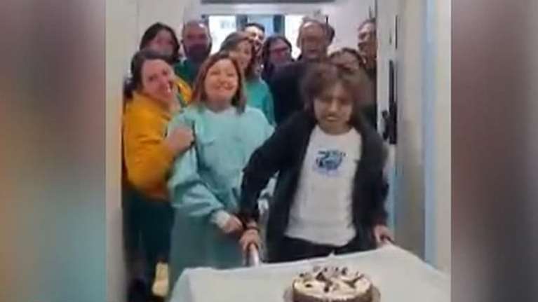 Επιστρέφει στην Ελλάδα ο 18χρονος Μάριος - Το συγκινητικό "αντίο" από το νοσοκομείο στο Τορίνο [βίντεο]