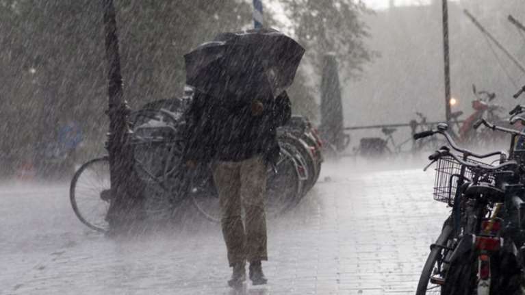 Καιρός: Ραγδαία επιδείνωση από το απόγευμα με καταιγίδες και χαλάζι - Ποιες περιοχές θα πλήξει [χάρτες]