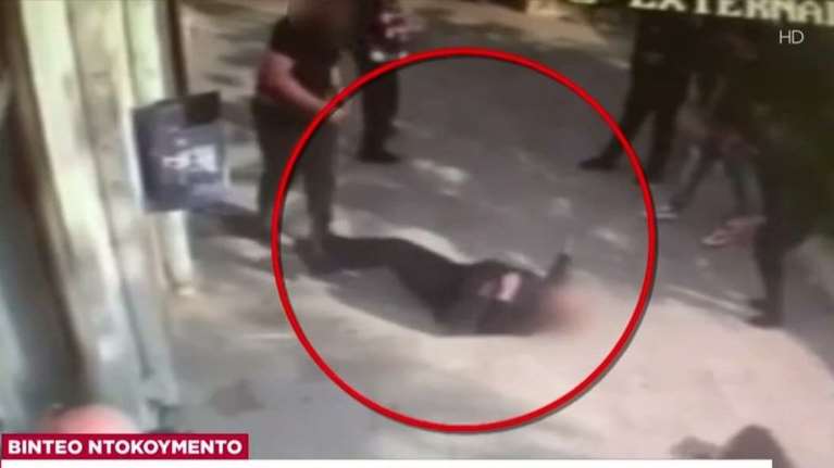 Μενίδι: &quot;Ήταν ατύχημα, δεν ήθελα να της κάνω κακό&quot; λέει ο 18χρονος που έριξε κάτω την ηλικιωμένη [βίντεο]