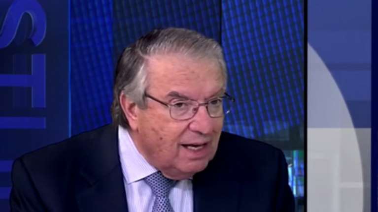 Κόντρα με χιούμορ μεταξύ Μπαμπινιώτη και Χαντζόπουλου: &quot;Είσαι Μικρούτσικος&quot; - &quot;Κι εσύ Πανδοχεύς&quot;