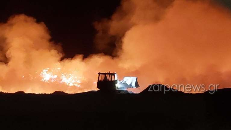 Φωτιά στα Χανιά: Καίγονται σκουπίδια στο εργοστάσιο της ΔΕΔΙΣΑ - Πυκνοί καπνοί στο σημείο [βίντεο]
