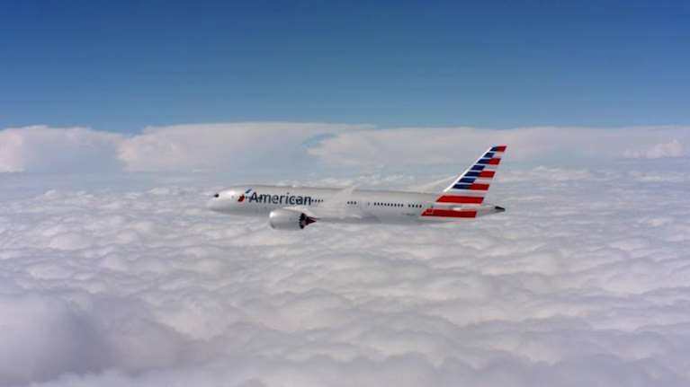 Τρόμος σε πτήση στις ΗΠΑ: Ημίγυμνος άντρας έσυρε αεροσυνοδό και της φώναζε "θα έρθεις μαζί μου"