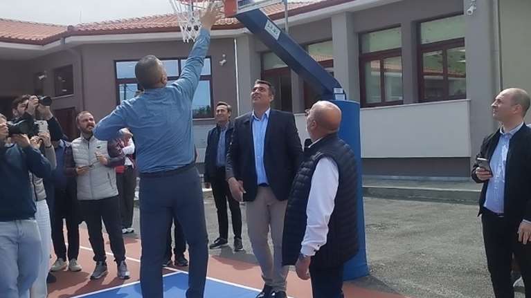 Υπουργικό... μπασκετάκι στα Τρίκαλα: Δήμας, Σκρέκας και Παπαστεργίου σε ελεύθερες βολές και λέι απ [εικόνες]