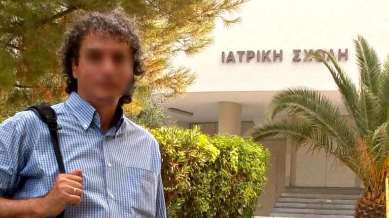 Ασκληπιείο: Άφαντος ο γιατρός που έκανε &quot;μαϊμού&quot; εμβολιασμούς σε αρνητές - Πώς δρούσε