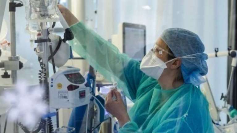 Κορονοϊός: 3.625 νέα κρούσματα - 30 θάνατοι, ανησυχία για τους 296 διασωληνωμένους