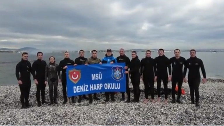 Προκλητικό βίντεο Ακάρ: Τούρκοι σπουδαστές του Ναυτικού κολυμπούν "την απόσταση για Καστελόριζο"