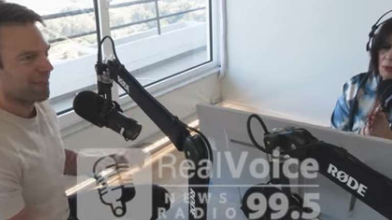 Τα τρολ του ΣΥΡΙΖΑ άρχισαν την επίθεση στη δημοσιογράφο της Ρόδου που εξόργισε τον Κασσελάκη- Είναι δεξιά