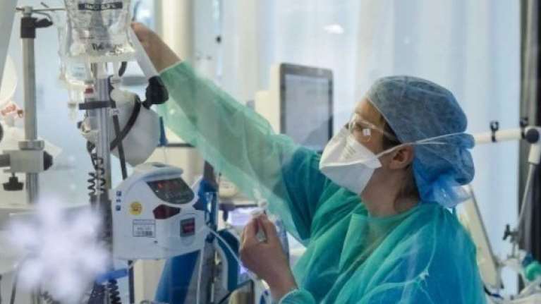 Κορονοϊός: Νεκρός 28χρονος ανεμβολίαστος στην Κομοτηνή - Συγκλονστική ανάρτηση - έκκληση της Μίνας Γκάγκα