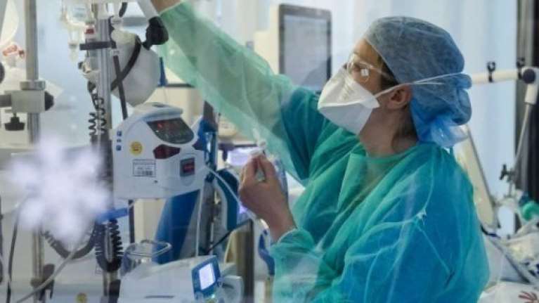 Κορονοϊός: 3.089 νέα κρούσματα - Αγωνία για 809 διασωληνωμένους  - 81 θάνατοι