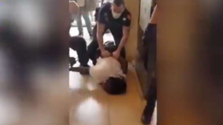 Γαλλία: Απίστευτη αγριότητα από την ασφάλεια των σιδηροδρόμων- Πέταξαν στο πάτωμα έγκυο 7 μηνών [Βίντεο]