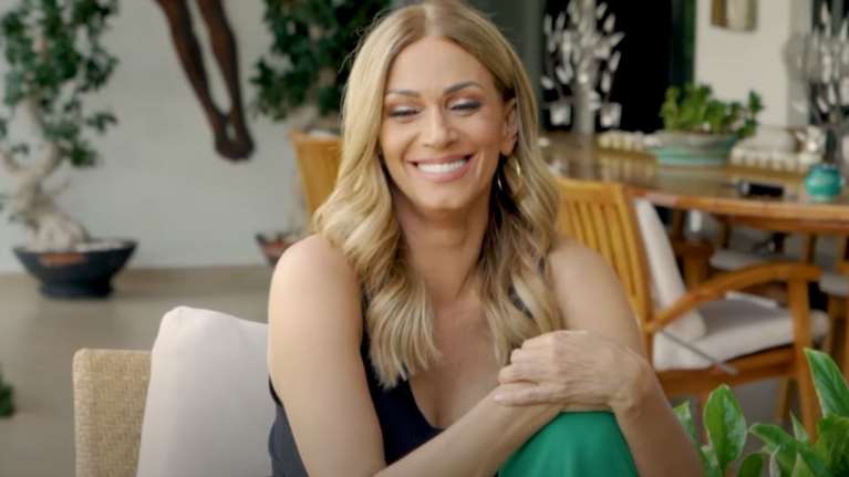 Έλλη Κοκκίνου: Η αμήχανη αντίδρασή της όταν ο Ψινάκης ανέφερε τον Μπόγρη - &quot;Έχουμε γίνει κολλητές με την πρώην σου&quot; [βίντεο]