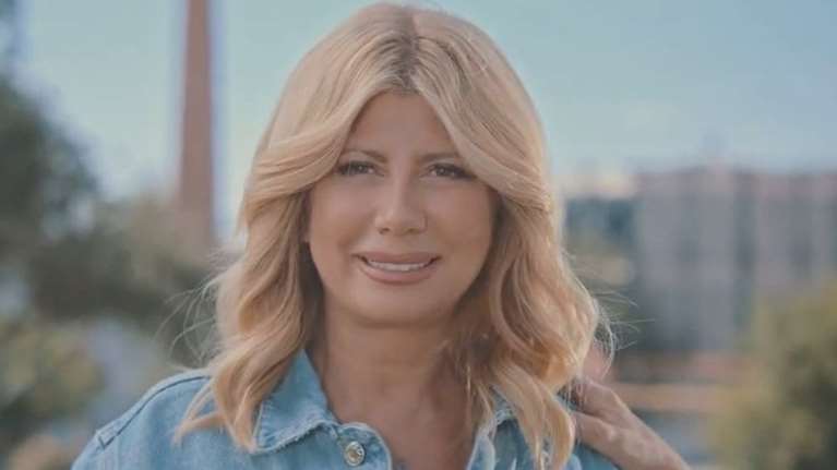 Η Ζήνα Κουτσελίνη προειδοποιεί: &quot;Είναι απάτη, προσπαθούν να σας παγιδεύσουν&quot;