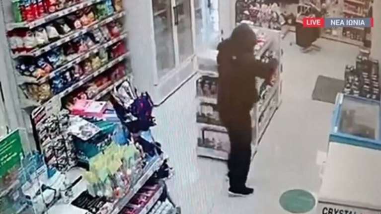 Έκλεβαν βενζινάδικα και καφετέριες στα νότια προάστια για να παίζουν τζόγο - Βίντεο ντοκουμέντο