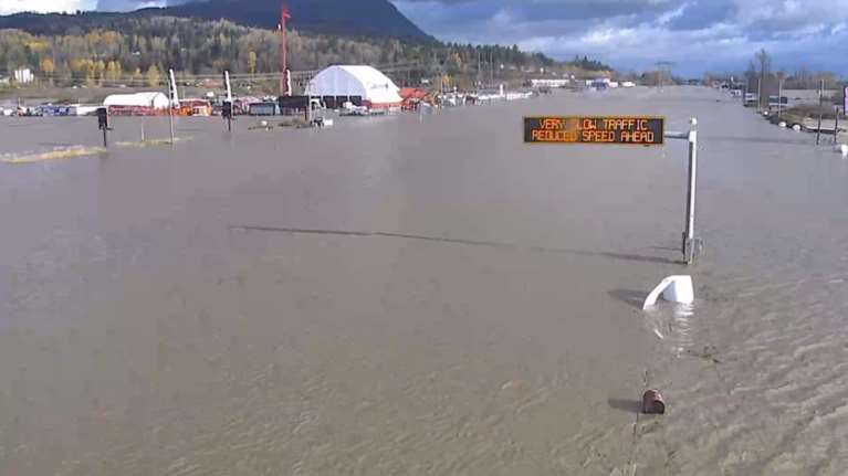 Κατακλυσμός στον Καναδά: 18.000 άνθρωποι έχουν παγιδευτεί από τις πλημμύρες - Εικόνες καταστροφής