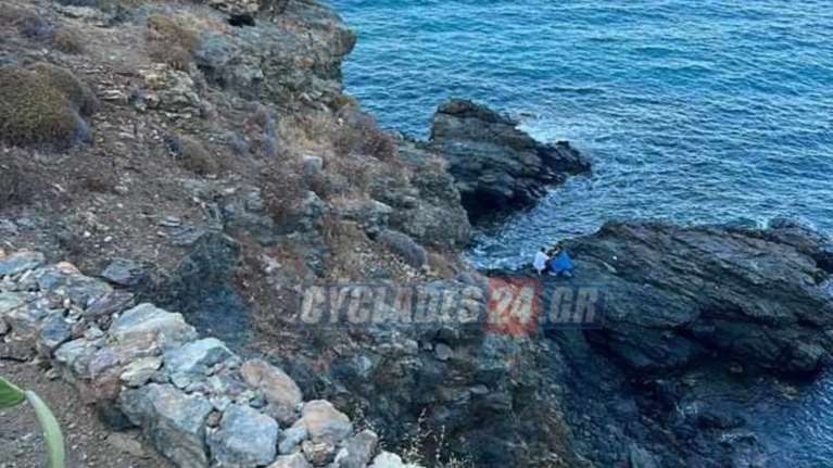 Μύκονος: Νεαρός έπεσε από γκρεμό 20 μέτρων - Διασώθηκε από σκάφος του Λιμενικού